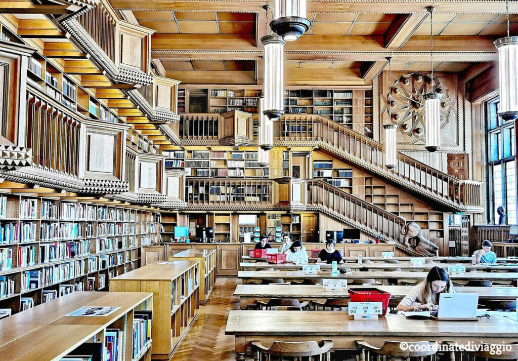 sala-lettura-biblioteca-universitaria